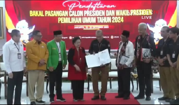 Ganjar Pranowo Dan Mahfud Md Resmi Daftar Pilpres 2024 Di Kpu